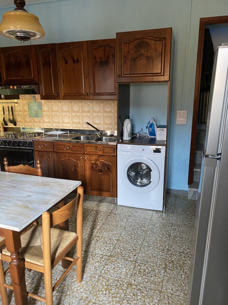 kitchen with washing machine